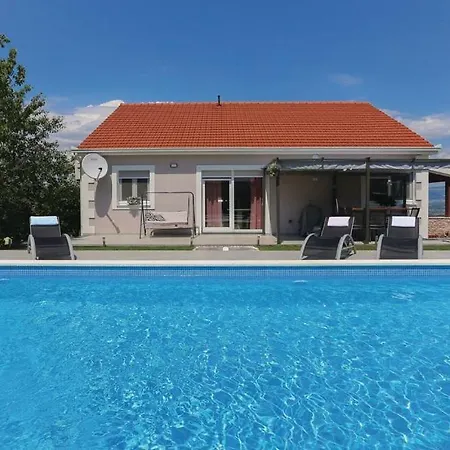 Relax House 