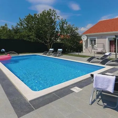 Relax House 